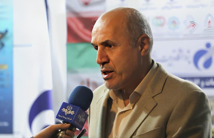 Dr. Saeed Habiba, Deputy Minister of Science and head of Iran's Student Affairs Organization, visited the SSRI booth and stressed industry-university linkages .